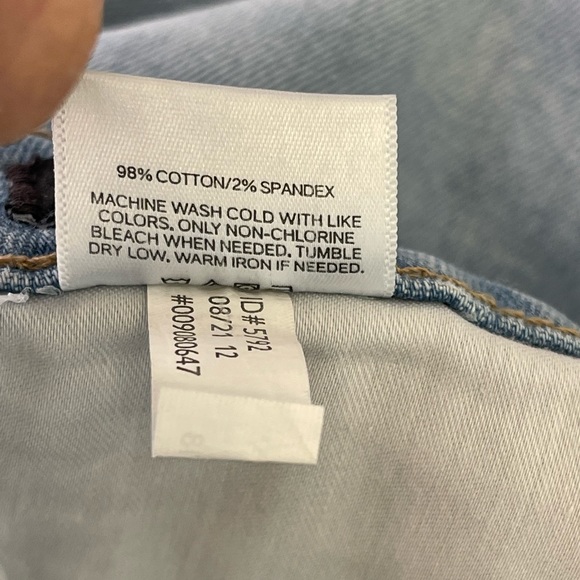 NWT Mom Jeans Curvy Supper Hi Rise Distressed Raw Hem Light washed  Size12 - Picture 13 of 16